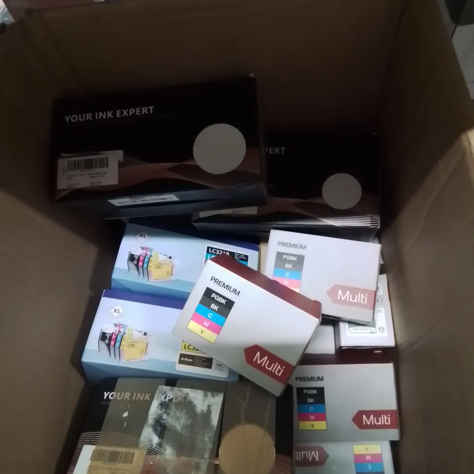 BOX CONTAINING LARGE AMOUNT OF MIXED INK CARTRIDGES 