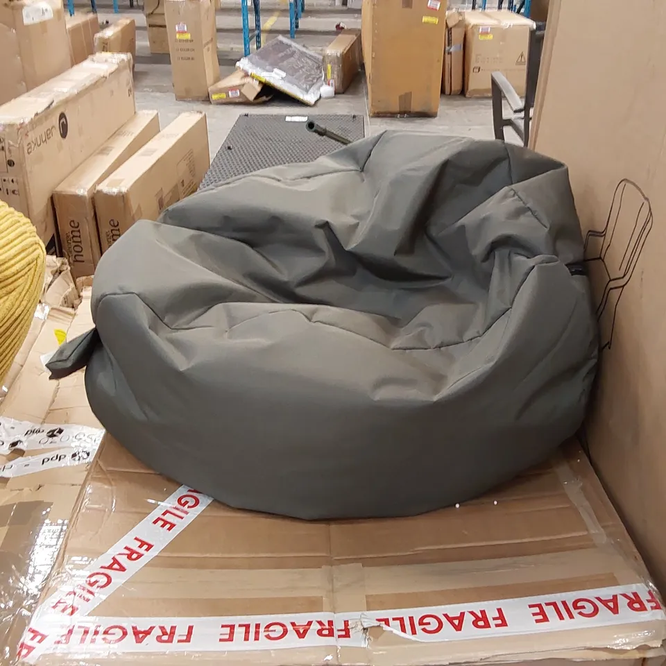 ATTENBOROUGH KIDS INDOOR/OUTDOOR BEAN BAG CHAIR DARK GREEN (1 ITEM)