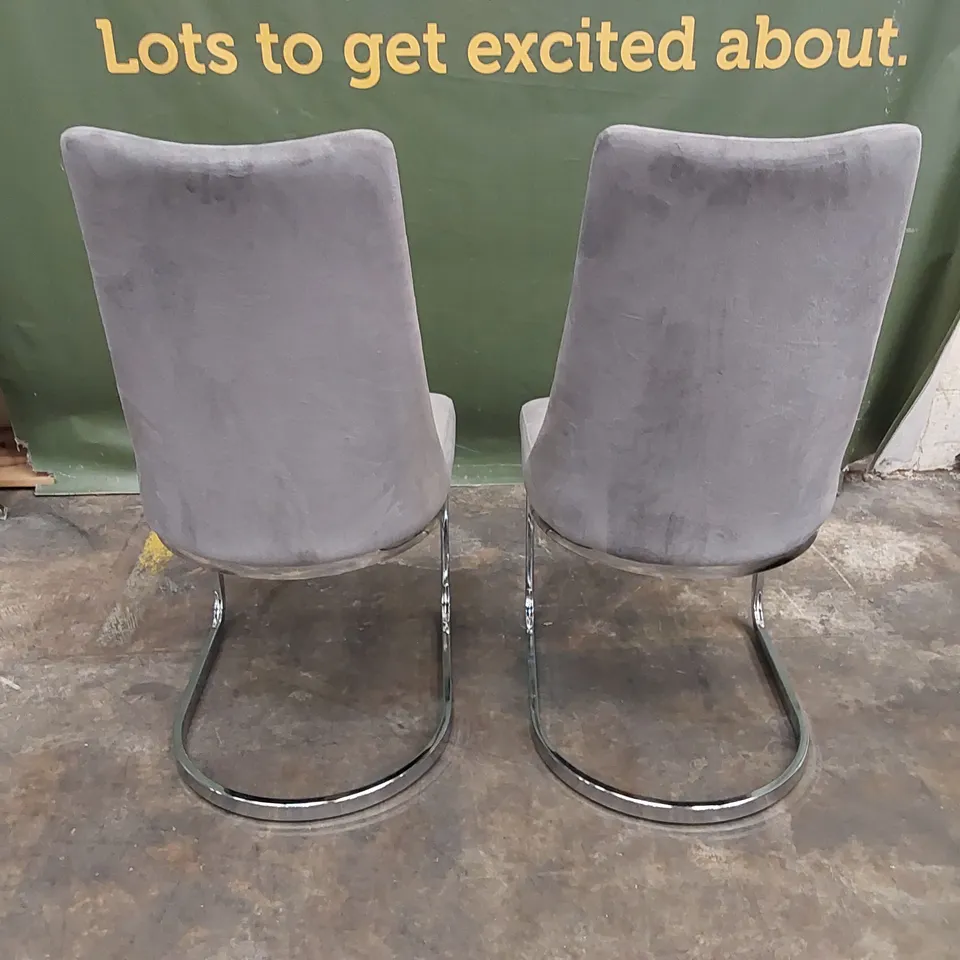 SET OF 2X DESIGNER GREY VELVET DINING CHAIRS (2 ITEMS)