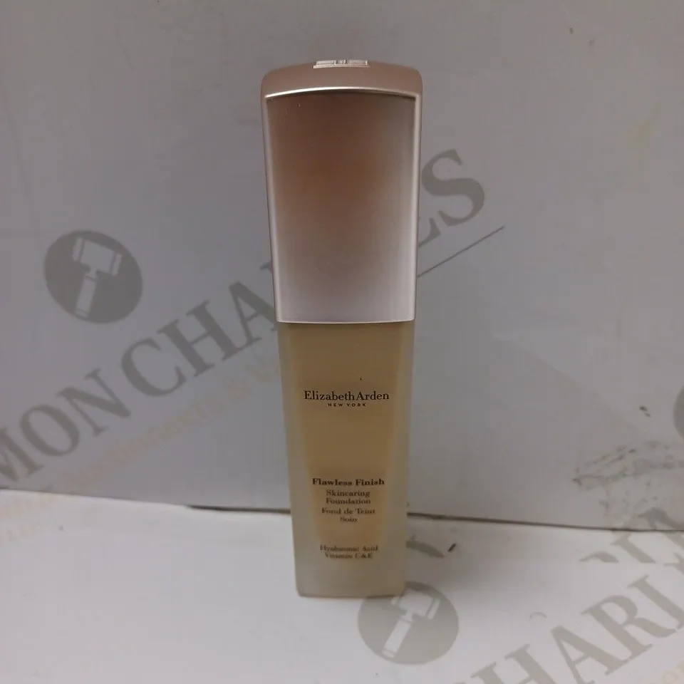 ELIZABETH ARDENFLAWLESS FINISH SKINCARING FOUNDATION 1