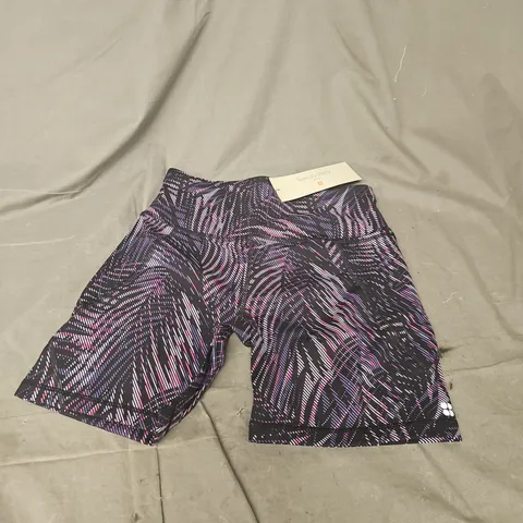 SWEATY BETTY POWER 6" BIKER SHORTS IN PINK PALM LINES PRINT SIZE S