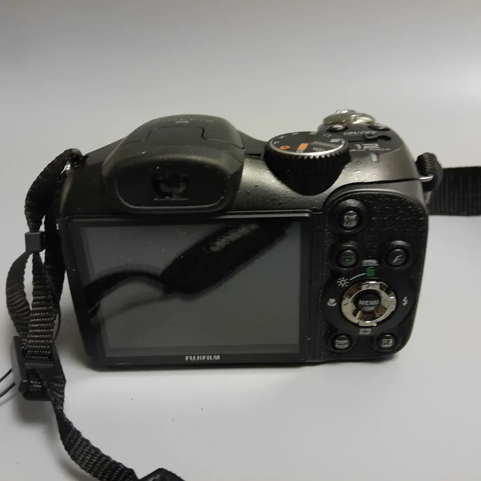 UNBOXED FUJIFILM FINEPIX S DIGITAL CAMERA