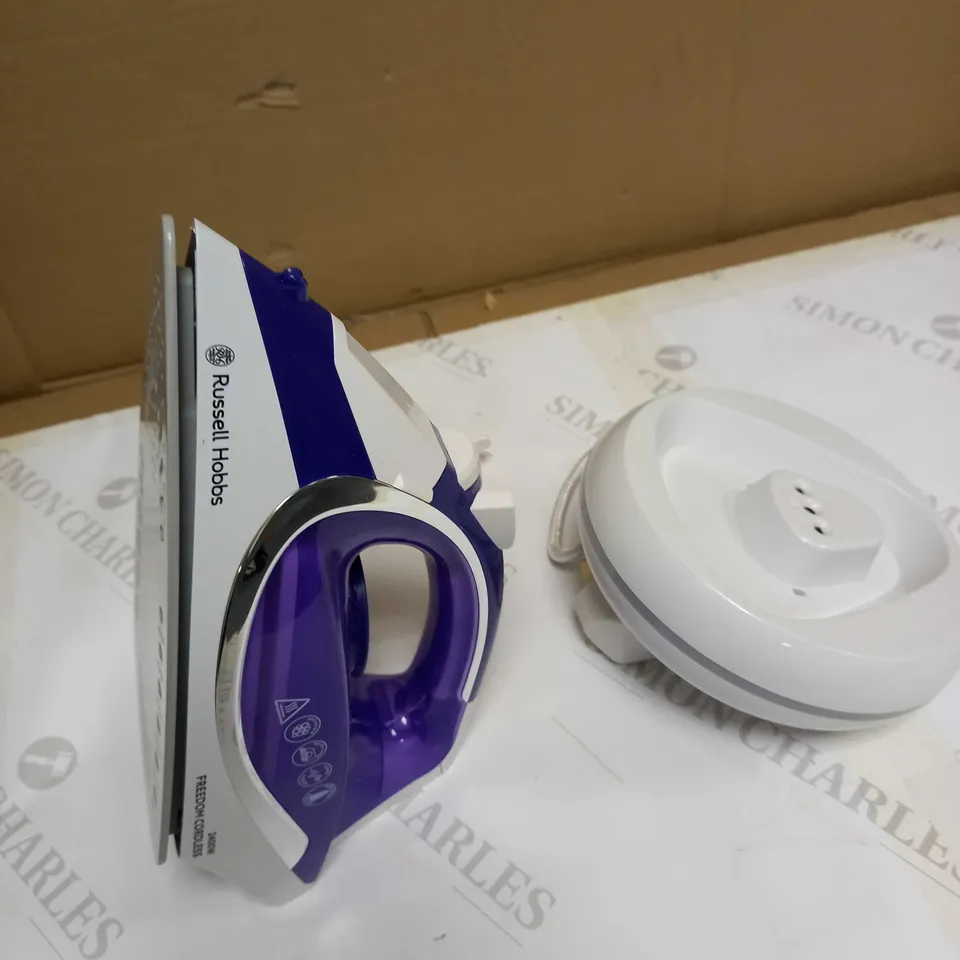 RUSSELL HOBBS FREEDOM CORDLESS 2400W IRON