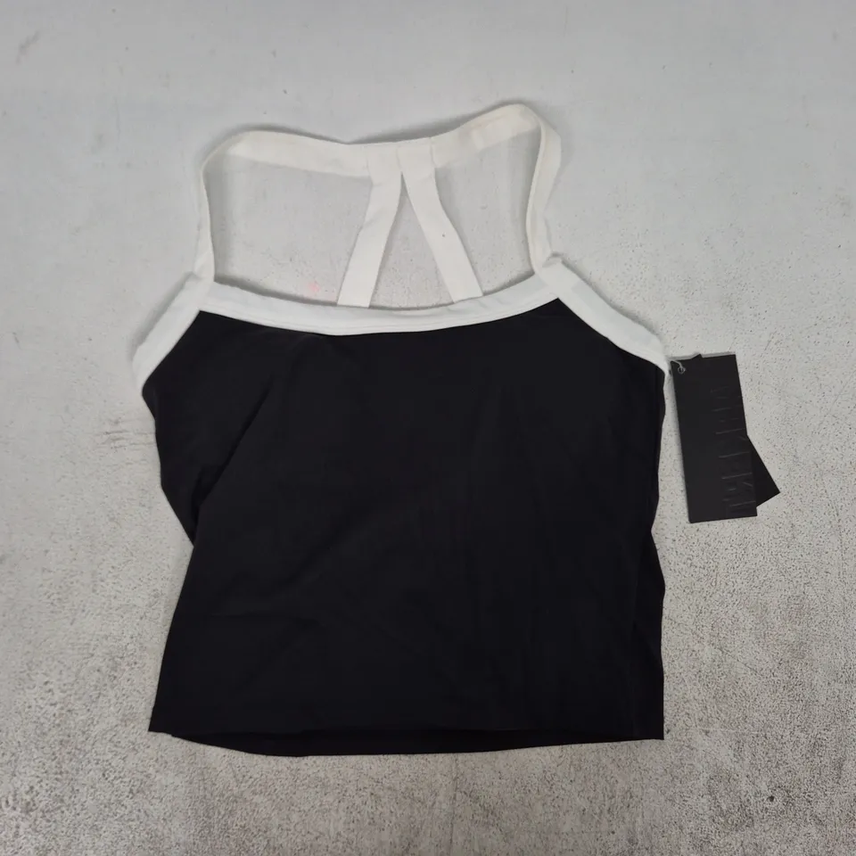 MASKERT CROP TOP IN BLACK/WHITE SIZE MEDIUM