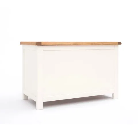 BOXED ARLETTE BLANKET CHEST 