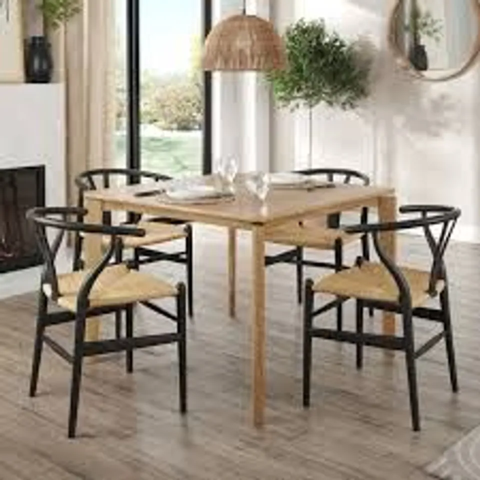 BOXED HUDSON 2-4 SEATER SQUARE EXTENDABLE DINING TABLE, OAK - MODERN OAK (1 BOX)