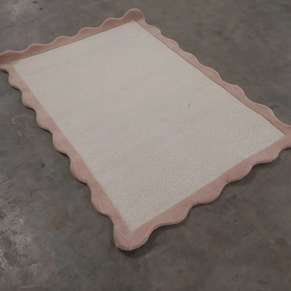 QUALITY DESIGNER AREA RUG - APPROXIMATELY 170 x 120cm