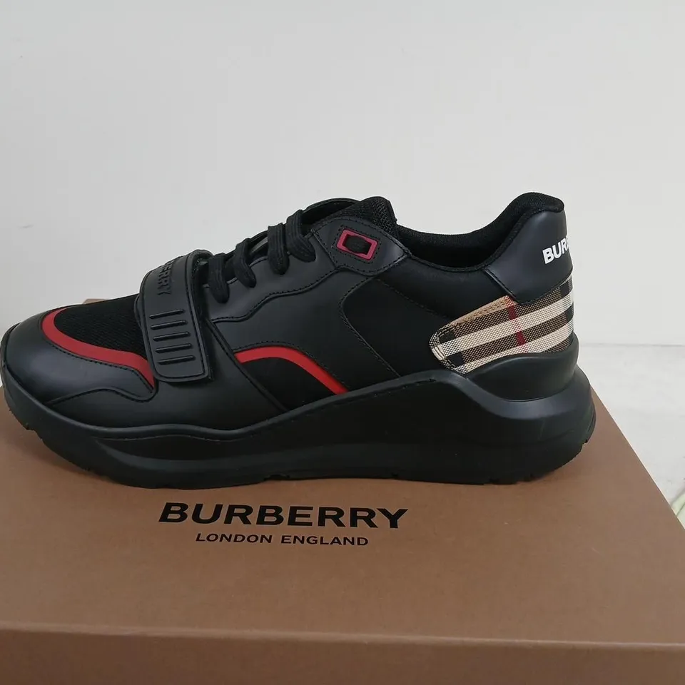 BURBERRY LOW TOP SNEAKER – BLACK, UK 10 (EUR 44)