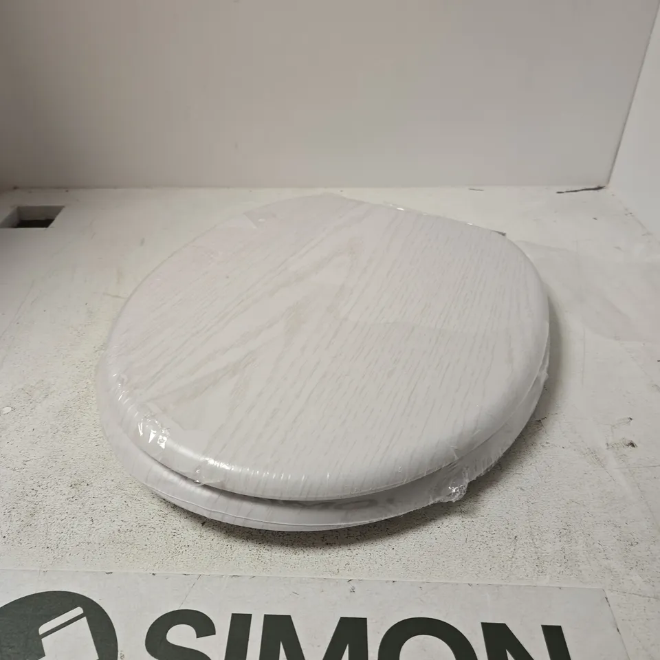 OAK EFFECT TOILET SEAT