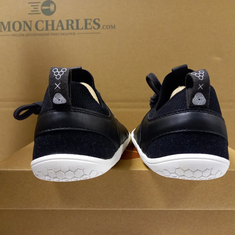 BOXED PAIR OF  VIVOBAREFOOT BLACK PRIMUS KNIT TRAINERS - SIZE 4