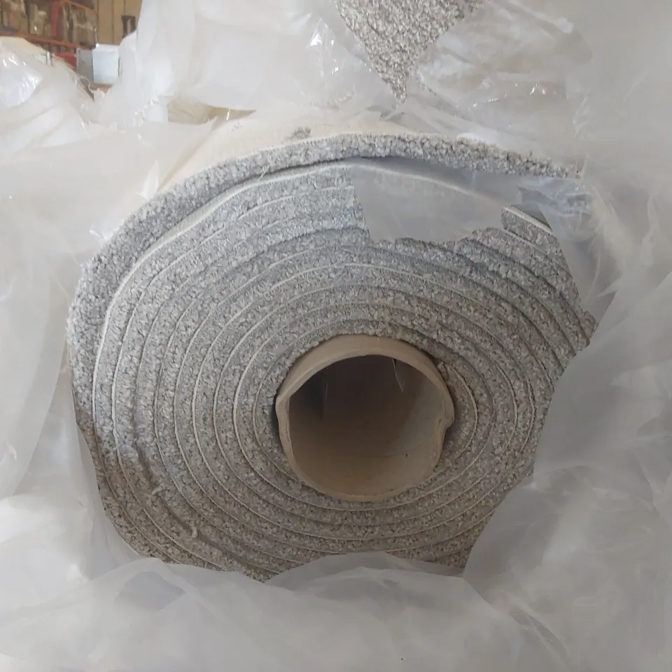 ROLL OF QUALITY FIRST IMPRESSIONS WELLDRESSED CARPET - APPROXIMATELY 8 x 5m