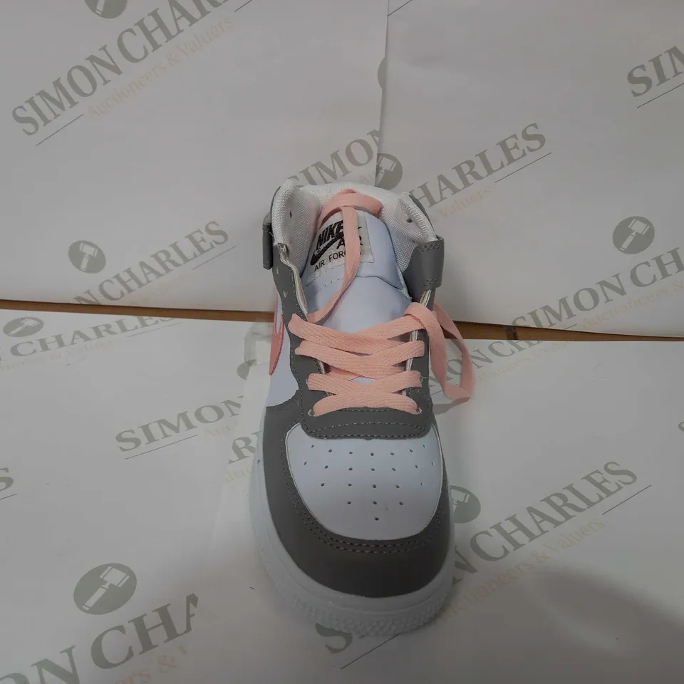 NIKE AIR FORCE MIDS IN WHITE & GREY - UK 4.5