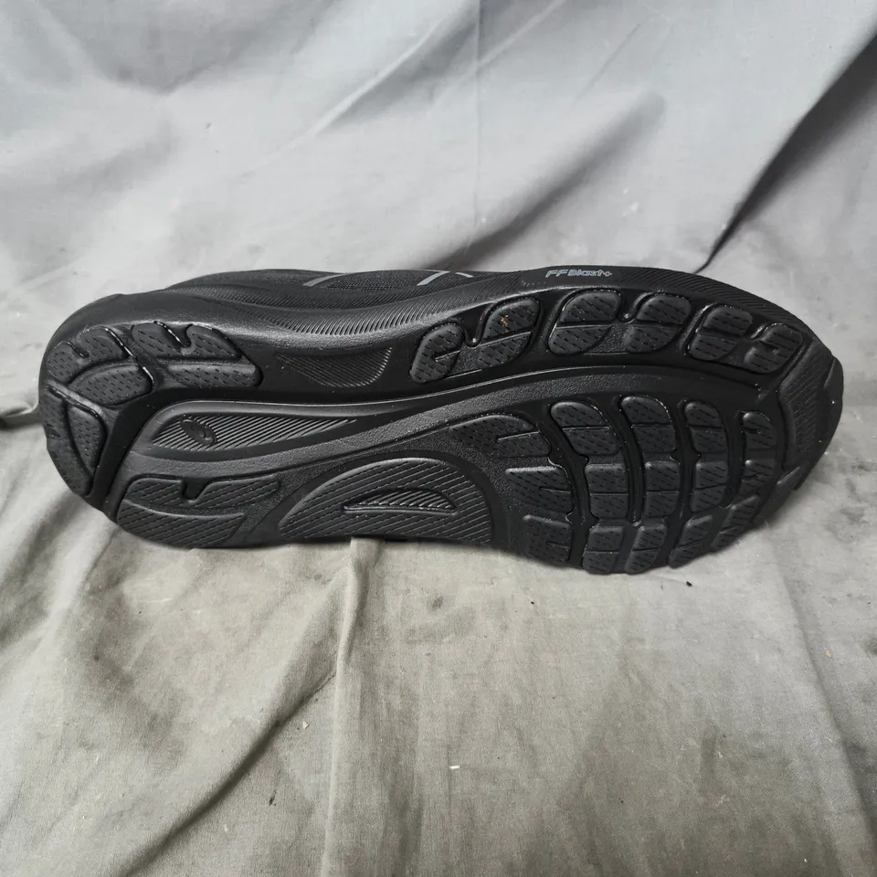 UNBOXED ASICS GEL-KAYANO RUNNING SHOES – BLACK (PAIR) UK SIZE 8.5