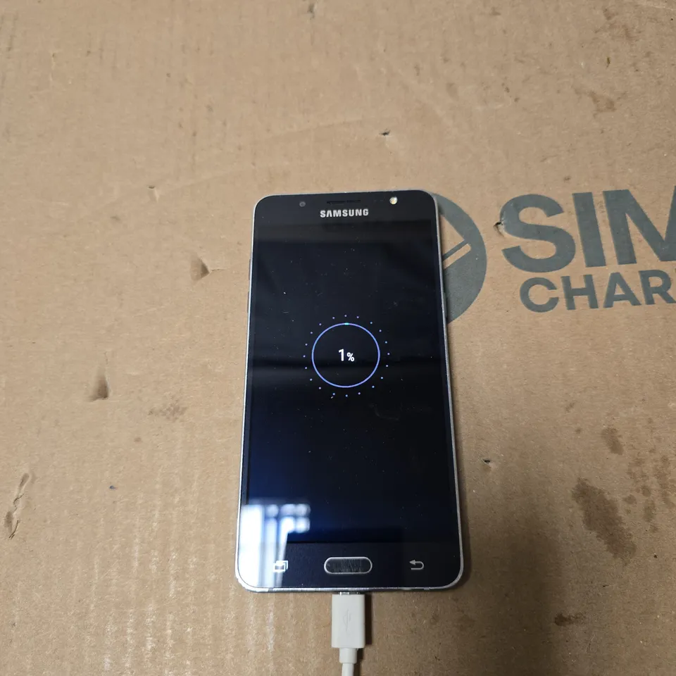 SAMSUNG GALAXY J5 SMART PHONE