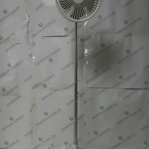 BOXED RETRACTABLE FAN - WHITE