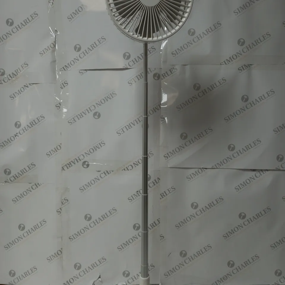 BOXED RETRACTABLE FAN - WHITE