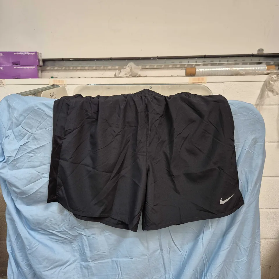 NIKE DRI-FIT SHORTS – BLACK – XL