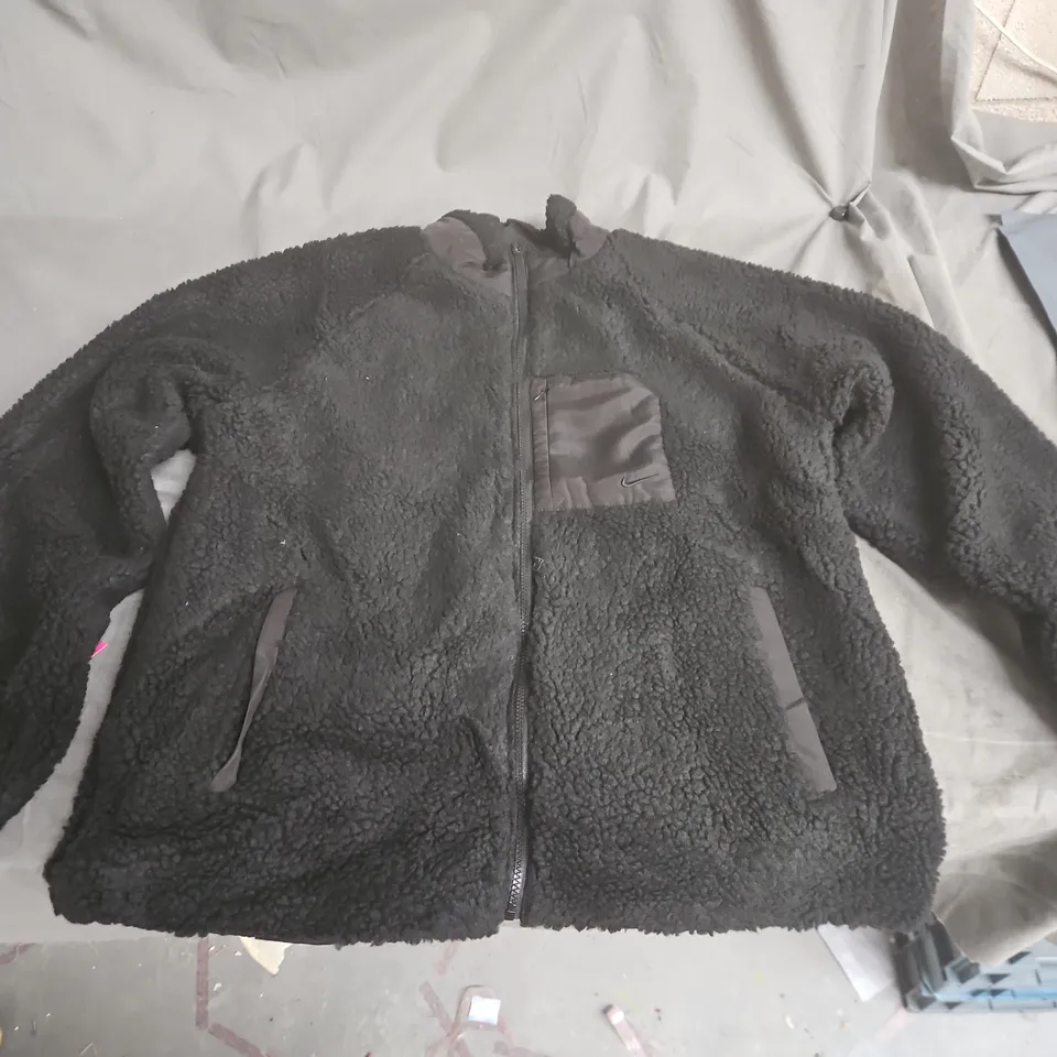 BLACK FLEECE ZIP-FRONT JACKET WITH CHEST PATCH