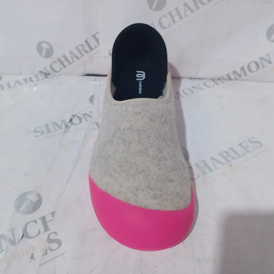 BOXED PAIR OF MAHABIS CURVE SLIP-ON SHOES IN STONE/PINK UK SIZE 5.5