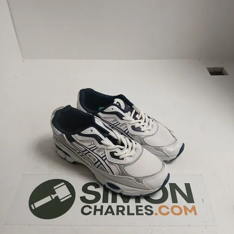 ASICS RUNNING SHOES – MEN'S, WHITE WITH NAVY ACCENTS UK 5