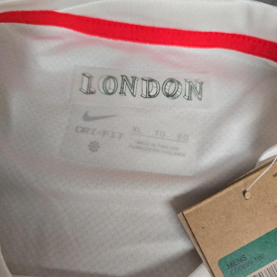 CHELSEA FC NIKE FOOTBALL SHIRT – WHITE, MENS XL