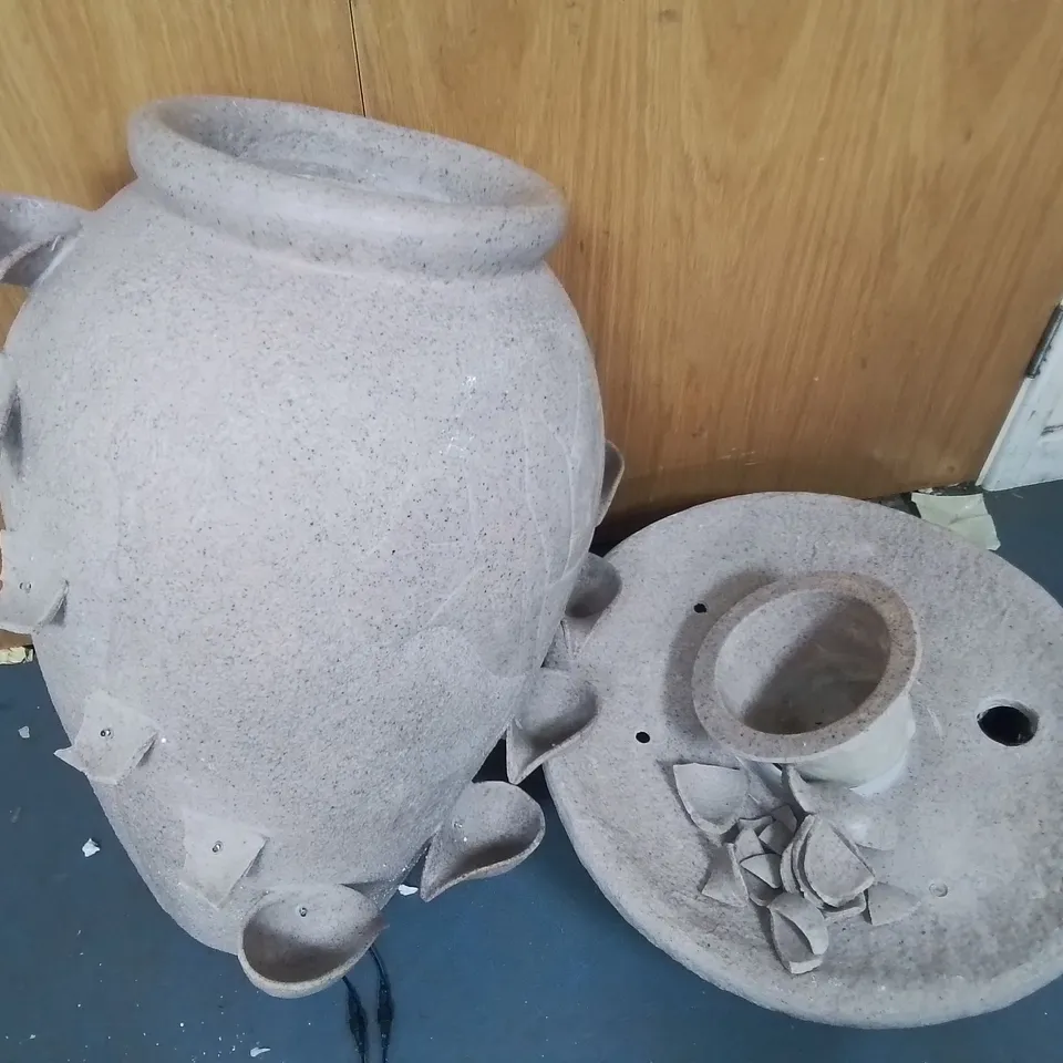 LOT OF 5 ASSORTED ITEMS TO INCLUDE GARDEN WATER FEATURE, SWIRL WALL MIRROR AND PRAM PARTS