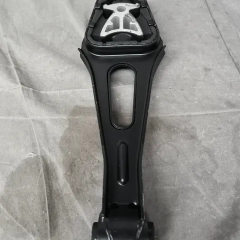 GEARBOX ENGINE MOUNT INSULATOR SUPPORT