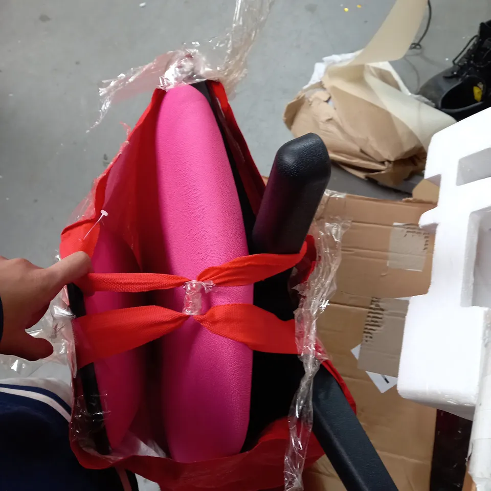 GAS LIFT OFFICE CHAIR PINK (1 BOX)  RRP £35