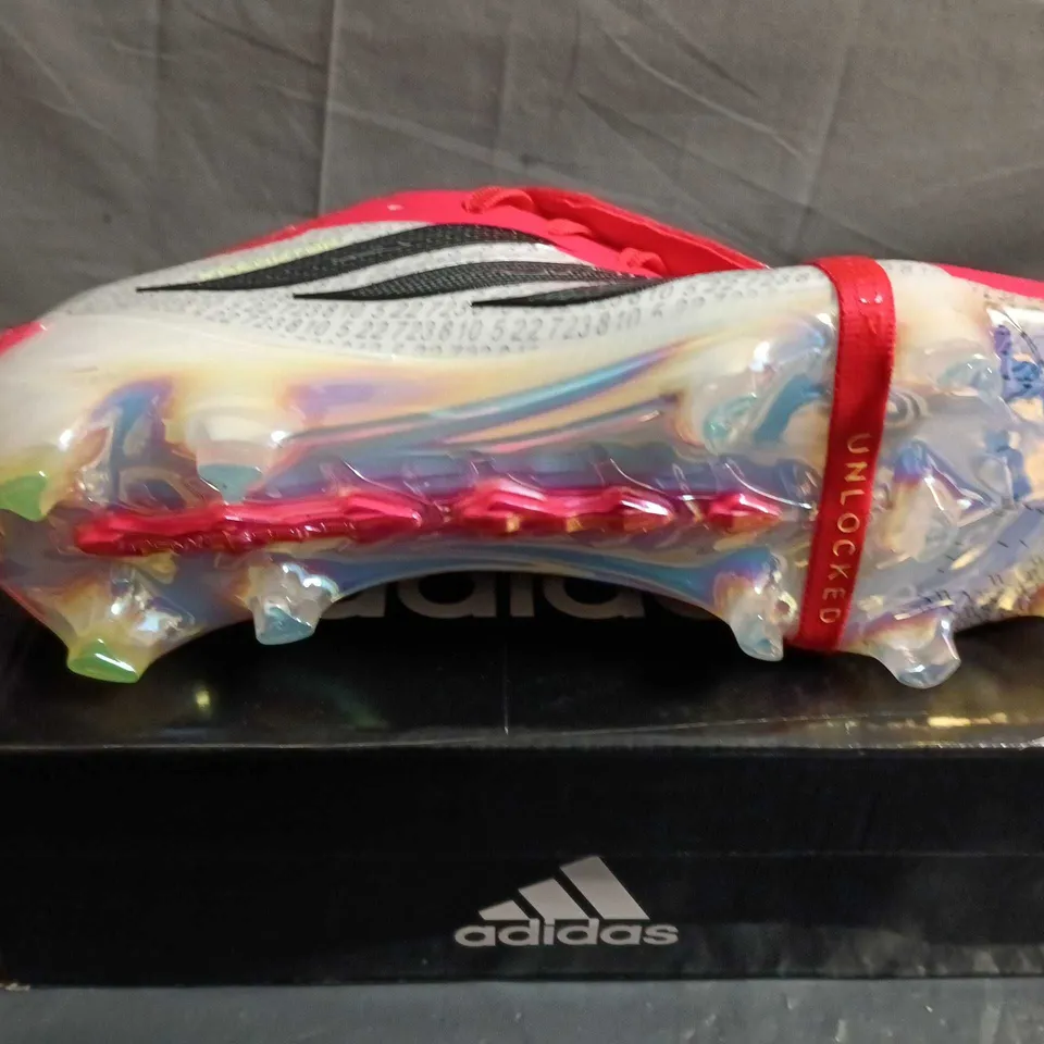 BOXED PAIR OF ADIDAS PREDATOR FOOTBALL BOOTS – UK SIZE 9