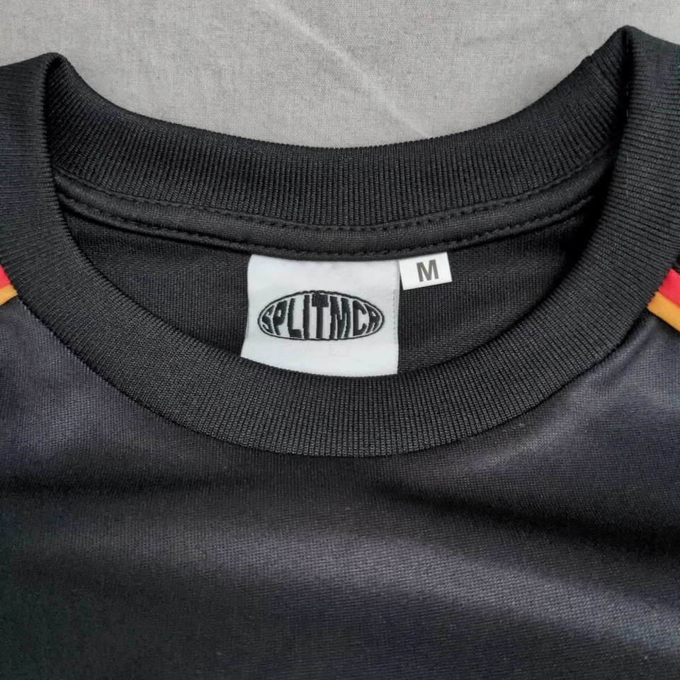 SPLIT MCR RIBBED ACTIVE TEE IN BLACK/ORANGE – SIZE M (VERIFY)