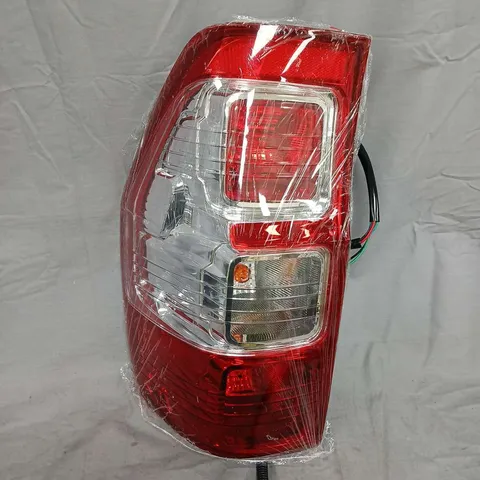 AUTOMOTIVE REAR TAIL LIGHT ASSEMBLY WITH WIRING HARNESS