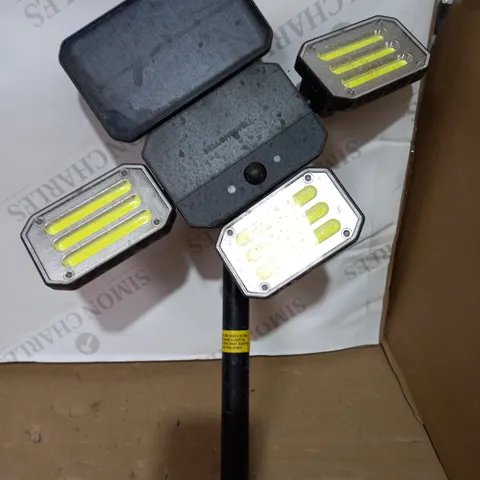 BELL & HOWELL 300 LUMENS BIONIC FLOODLIGHT