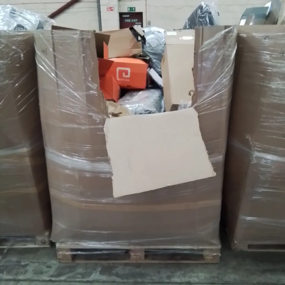 PALLET OF ASSORTED BEDROOM AND COMFORT BASED PRODUCTS TO INCLUDE; PILLOWS, SUPPORT SEAT CUSHIONS AND SIMILARLY RELATED GOODS