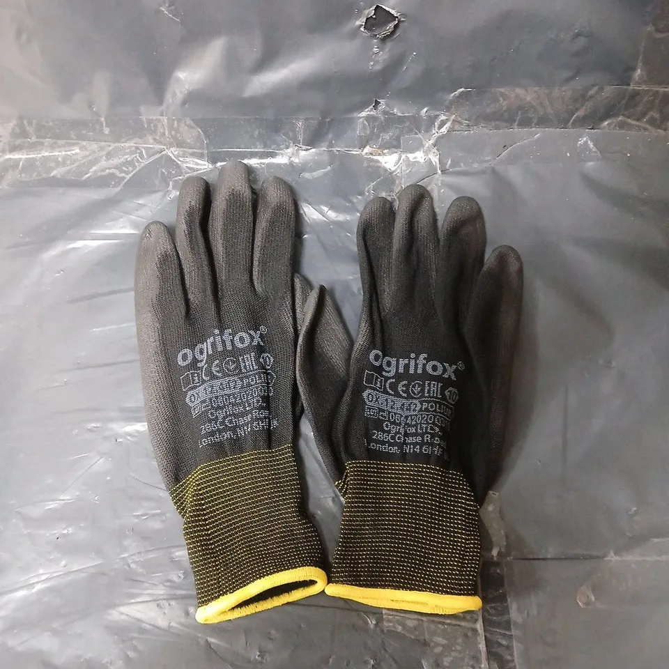APPROXIMATELY 50 ASSORTED PAIRS OF OGRIFOX WORKGLOVES