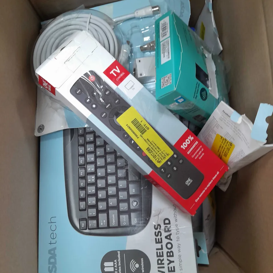 BOX OF APPROXIMATELY 20 ASSORTED ITEMS TO INCLUDE KEYBOARD, TV REMOTE, TP LINK ETC