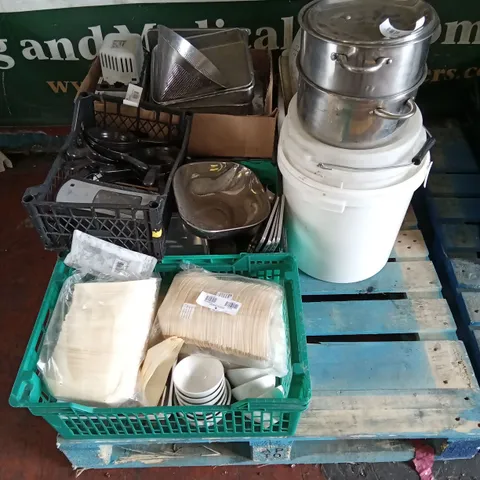 PALLET OF ASSORTED CATERING SUPPLIES 