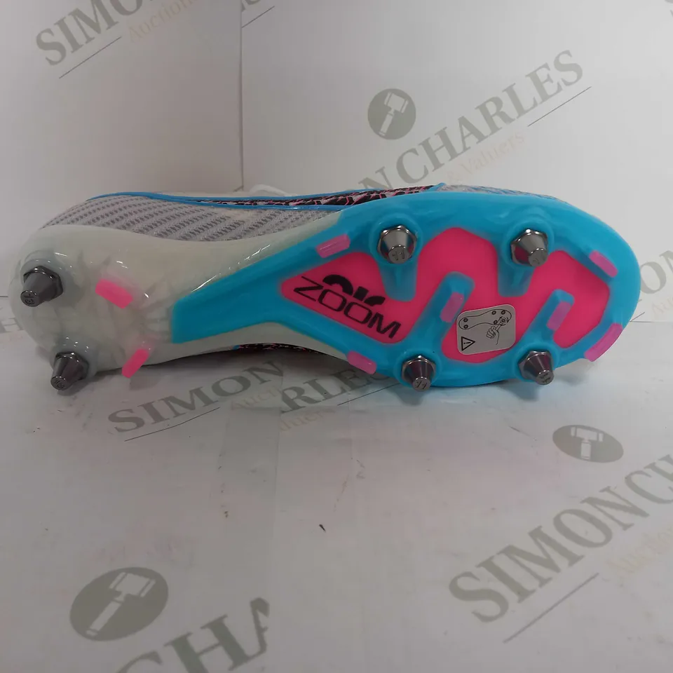 NIKE AIR ZOOM FOOTBALL BOOTS WITH STUDS - UK 7