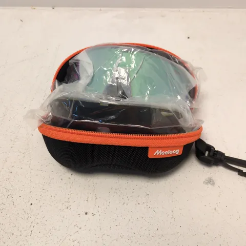 2X MEELOOG SUNGLASSES WITH CASE CASE WITH ORANGE ZIP