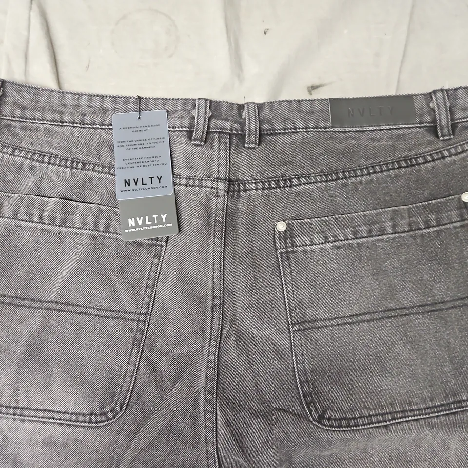 NVLTY VINTAGE RAW HEM DENIM SHORTS - 38