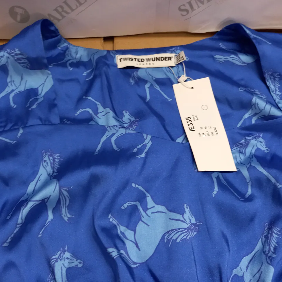 TWISTED UNDER HORSE THEMED TOP - UK 22
