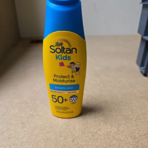 APPROXIMATELY 20 ASSORTED COSMETIC ITEMS INCLUDING BOOTS SOLTAN KIDS SUNCREAM , ELF PUTTY PRIMER AND MILK MAKEUP 