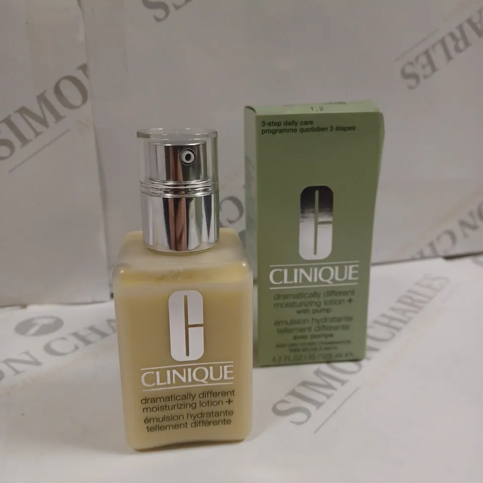 BOXED CLINIQUE DRAMATICALLY DIFFERENT MOISTURISING LOTION (125ML)