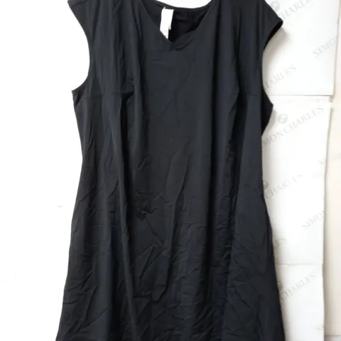 WYNNE LAYERS STRETCH TECH MIDI PLEAT BACK DRESS IN BLACK SIZE 2XL