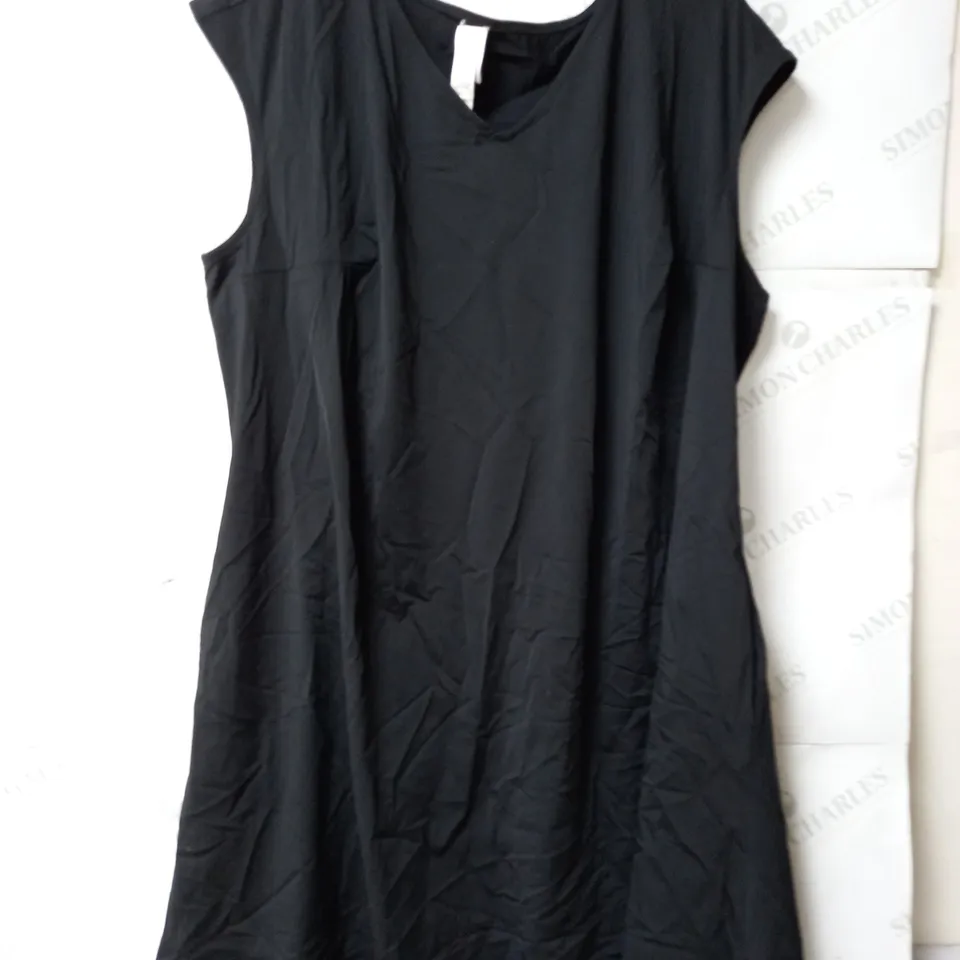 WYNNE LAYERS STRETCH TECH MIDI PLEAT BACK DRESS IN BLACK SIZE 2XL 