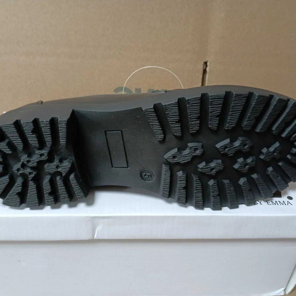 BOXED PAIR OF SHOES BY EMMA GODIVA BLACK PU LOAFERS - UK 5