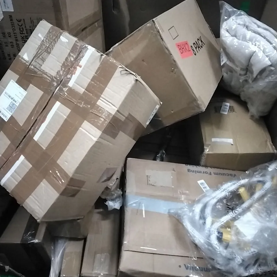 PALLET OF ASSORTED HOUSEHOLD GOODS AND PRODUCTS TO INCLUDE; SHOWER SYSTEM, SMART BODY SCALE, TOILET SEAT, FOLDING CHAIR, RICE COOKER ETC