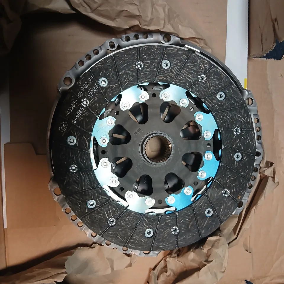 LUK REPSET PRO CLUTCH KIT – FRICTION DISC & PRESSURE PLATE