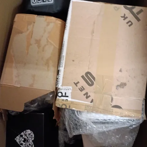 APPROXIMATELY 10 ASSORTED ELECTRICAL PRODUCTS TO INCLUDE MASSAGER, ROUTER, LED LIGHT ETC 