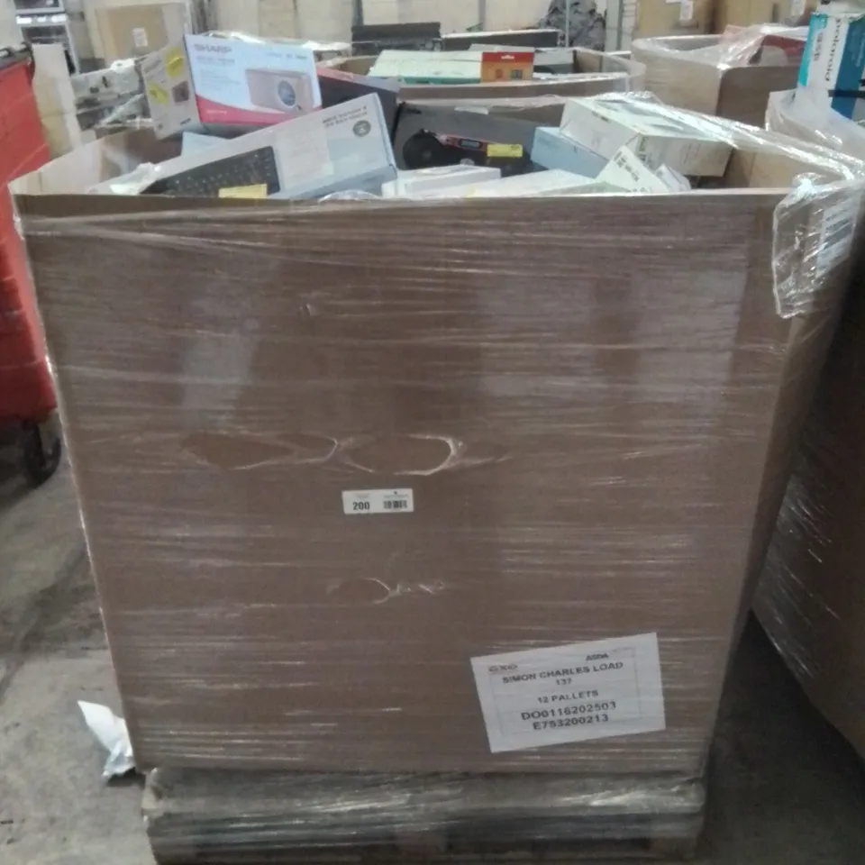 PALLET CONTAINING VARIOUS ASSORTED BOXED ELECTRONIC ITEMS TO INCLUDE: SEVERAL DVD PLAYERS, DASHCHARGE IN CAR CHARGER, HEADPHONES, BLUETOOTH BOOMBOX 