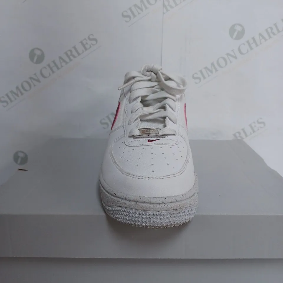 BOXED NIKE AIR FORCE 1 IN WHITE - KIDS UK 5 